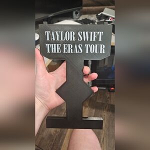 3D printed Eras Tour stage bracelet holder